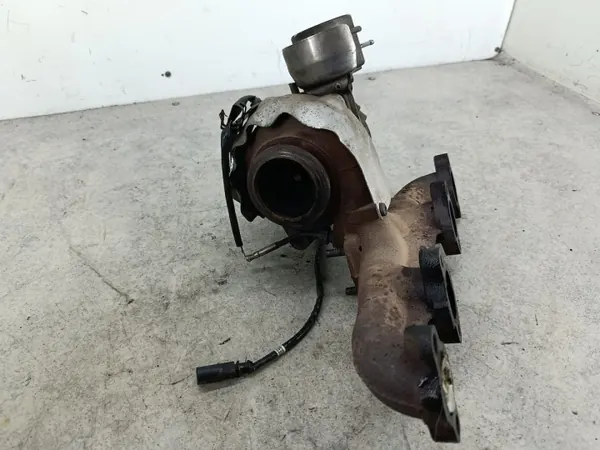 Turbo con colector usado OEM 03G253014M image 9