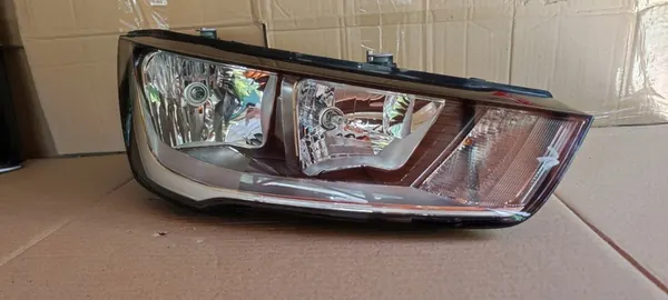 LÁMPARA DELANTERA AUDI A1 8XA image 3