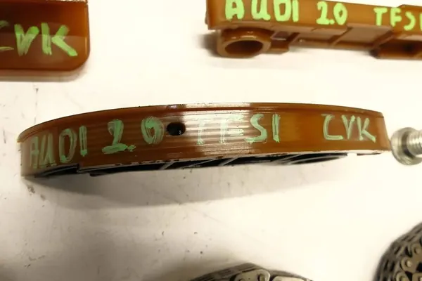 AUDI A4 B9 A5 F5 2.0 TFSI Ajanmukainen Setti OEM 06K109507F image 2