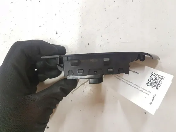 Botão de controle da janela traseira esquerda OPEL ASTRA J SPORTS TOURER OEM 13305011 image 3