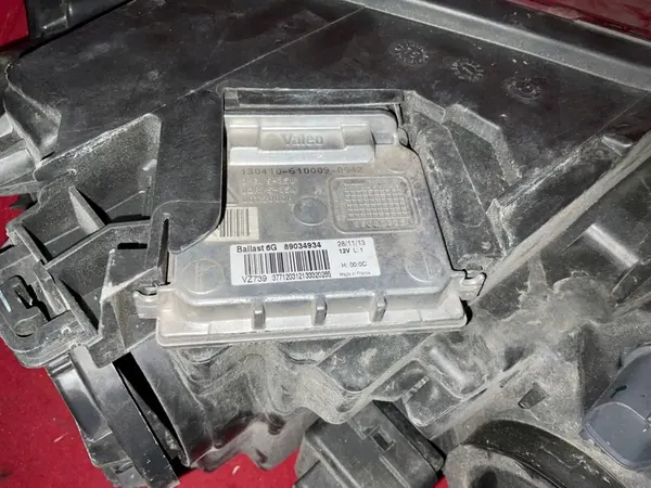 VOLVO XC90 I LIFT Oikea Etuvalaisin 31446873 image 8