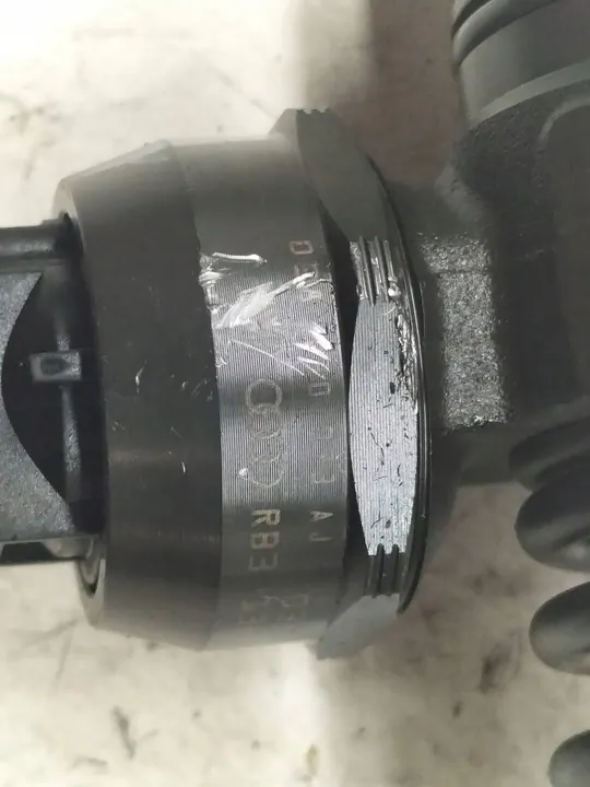 POMPOWTRYSKIWACZ VW Passat V 1.9 TDI OEM 038130073AJ image 2