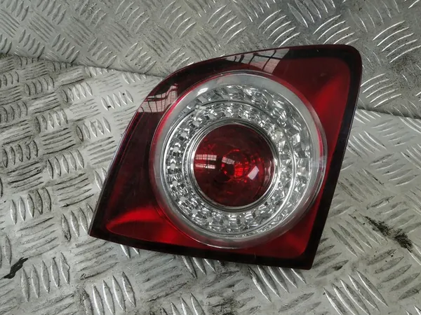 VW GOLF 5M Luz Trasera Izquierda OEM 5M0945094S 5M0945093M image 3