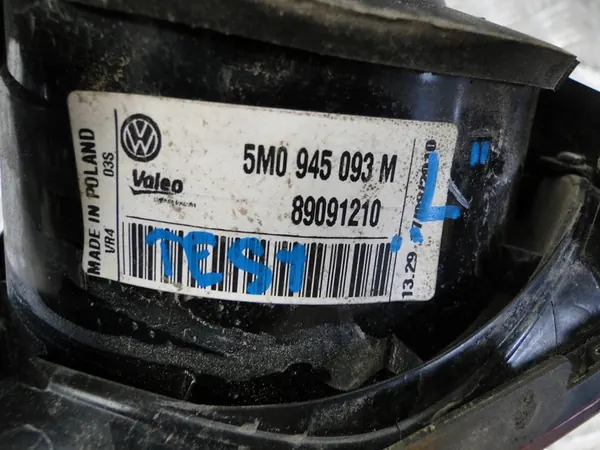 VW GOLF 5M Luz Trasera Izquierda OEM 5M0945094S 5M0945093M image 5
