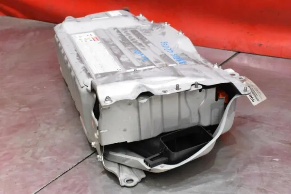 Batería Toyota OE G9280-K0011 usada para Yaris Cross image 3