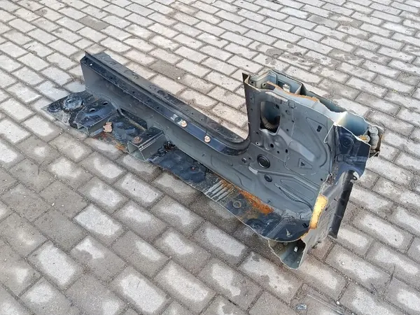 BMW 4 F32 Vänster Tröskel OEM - Begagnad Del image 4
