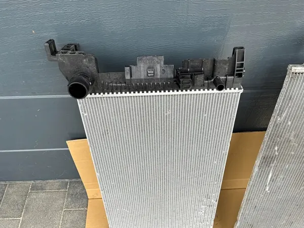 Radiador de agua Volvo XC60 II image 2