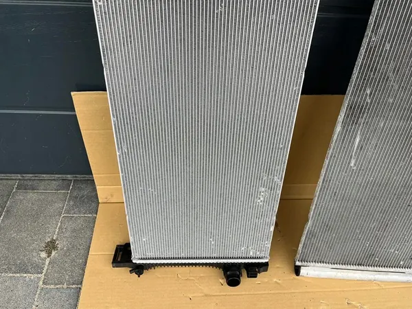 Radiador de agua Volvo XC60 II image 3