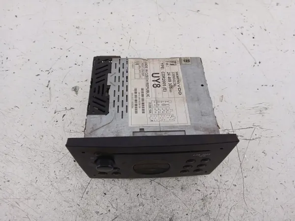 OEM 24469305 Tehdasradio Opel Corsa C:lle image 3