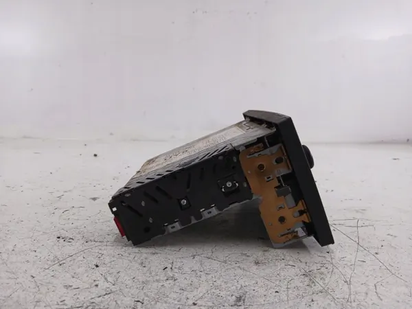 OEM 24469305 Tehdasradio Opel Corsa C:lle image 4