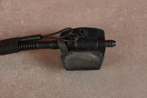 BMW X1 F48 Spolarledning OEM 7470622 - Begagnad image 6