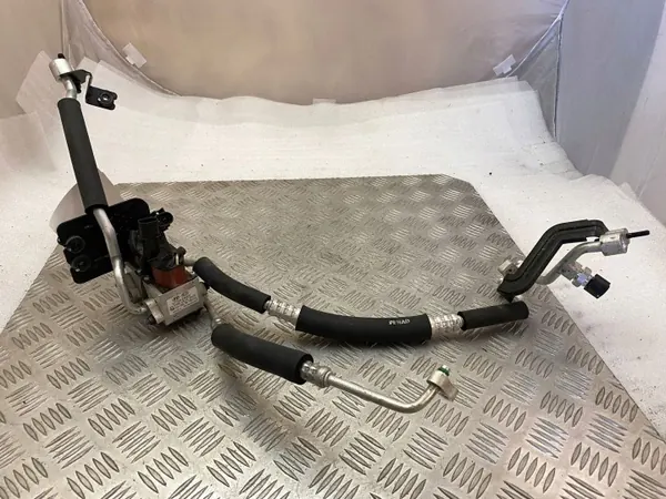 Válvula de expansión A/C Hyundai OEM 97724E4600 image 2