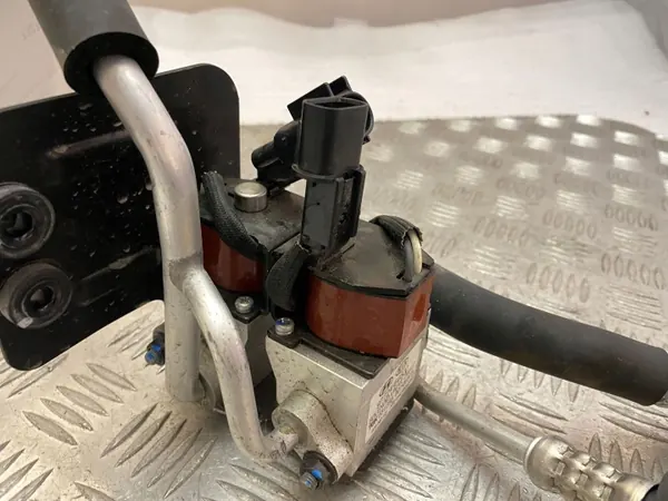 Válvula de expansión A/C Hyundai OEM 97724E4600 image 4