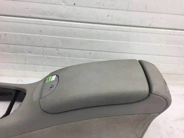Mercedes CLK A209 C209 tunnelarmstöd grå OEM A2096802050 image 10