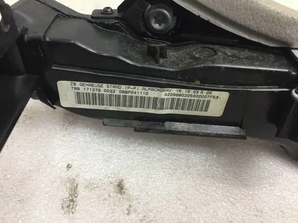 Mercedes CLK A209 C209 tunnelarmstöd grå OEM A2096802050 image 3