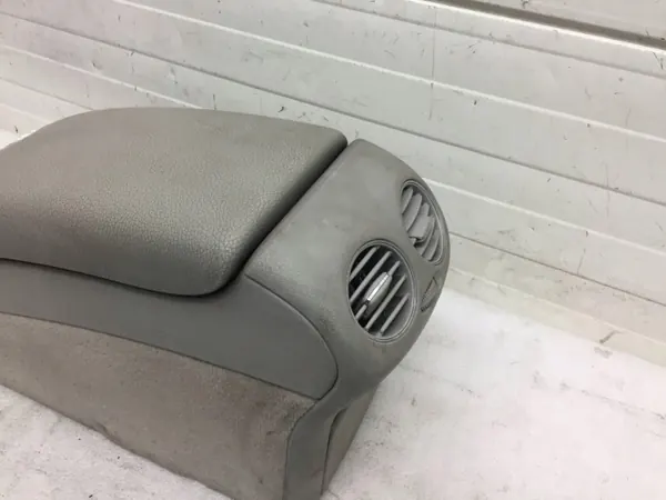 Mercedes CLK A209 C209 tunnelarmstöd grå OEM A2096802050 image 8
