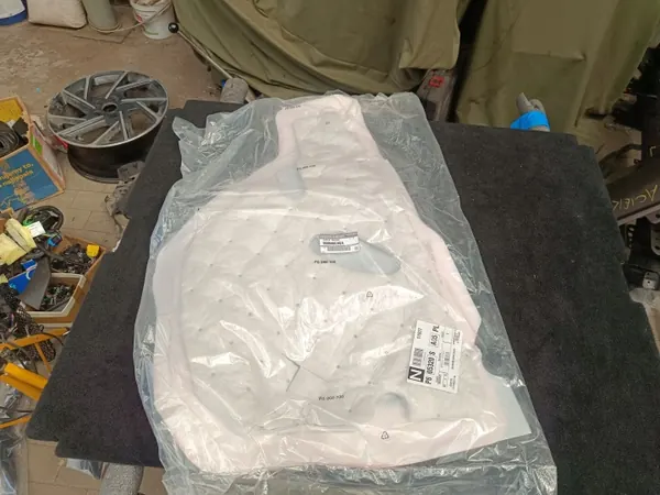 Aislamiento puerta Nissan Qashqai III OEM 808606UA0A image 2