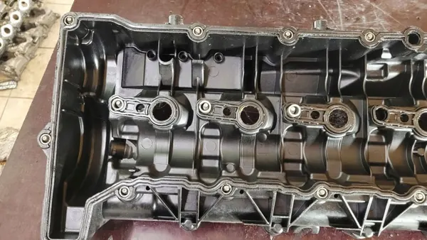 BMW OE Nockenfolgerabdeckung OEM 33607637 - Gebraucht image 4