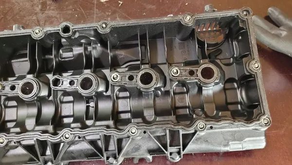 BMW OE Nockenfolgerabdeckung OEM 33607637 - Gebraucht image 5