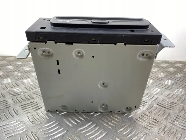 Dodge Durango CD/DVD-Wechsler OEM P05091245AE image 10