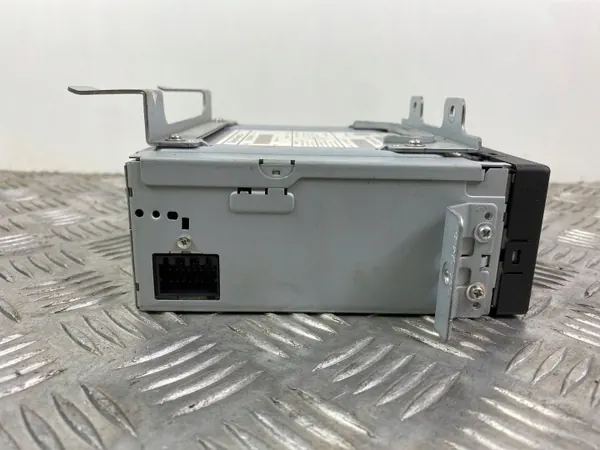 Dodge Durango CD/DVD-Wechsler OEM P05091245AE image 4