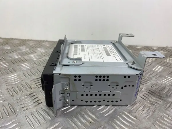 Dodge Durango CD/DVD-Wechsler OEM P05091245AE image 6