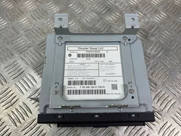 Dodge Durango CD/DVD-Wechsler OEM P05091245AE image 9
