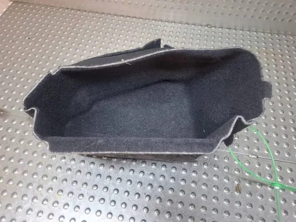 Linke Gepäckraumleiste OEM S26372693 Porsche Taycan image 3