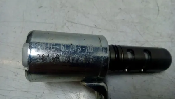 Soupape de commande d'arbre à cames Ford OE CN1G6L713AB image 5