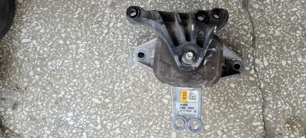 Support moteur OEM 21810-P0520 pour Hyundai Tucson IV image 2