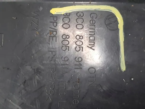 VW Passat B6 Front Left Wheel Arch 3C0805911 3C0805911A image 2