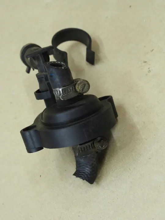 Fuel Return Valve OEM BMW - Used, Fits E39, X5, E38 image 4