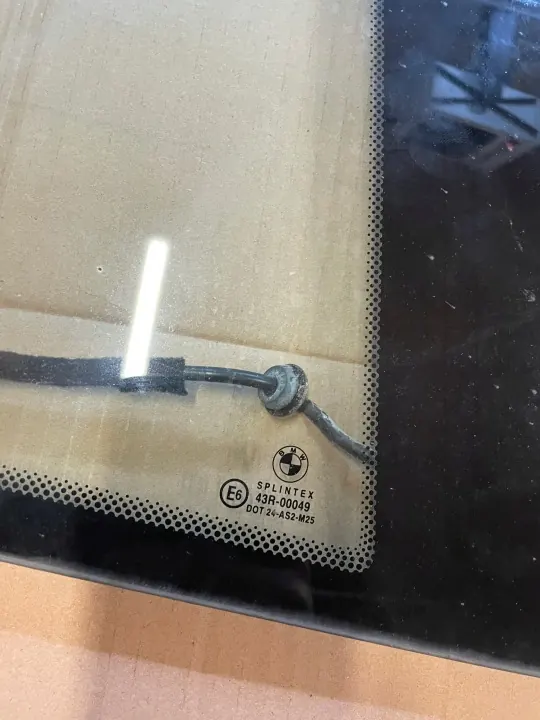 Vitre latérale arrière droite OEM 2432RGNC2RQO BMW 3 E36 image 3