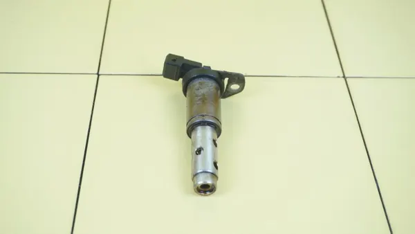 Válvula elétrica BMW N52B30A 7585425 - OEM usado image 2