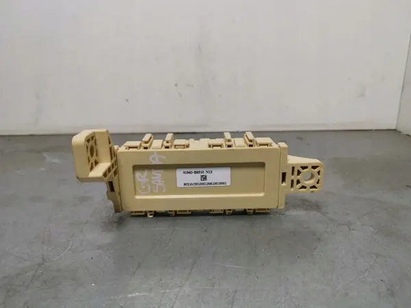 Contrôleurs Hyundai Santa Fe 2017 OEM FBZ15508 image 3