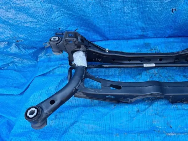 Jeu de suspension arrière complet OEM 3Q0505315K image 4
