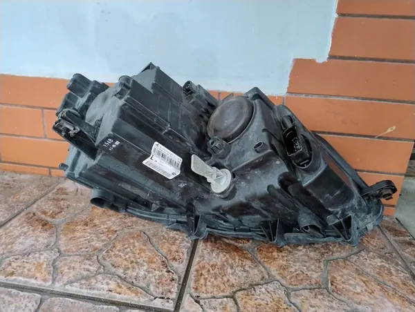 Vasen ajovalot VW Touran I LIFT 2010-2015 image 9