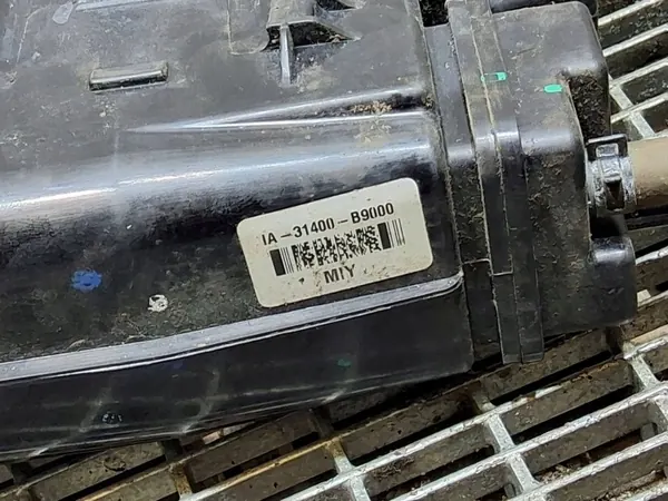 Begagnad Hyundai bränsleångkapsel OEM 31400-B9000 image 6