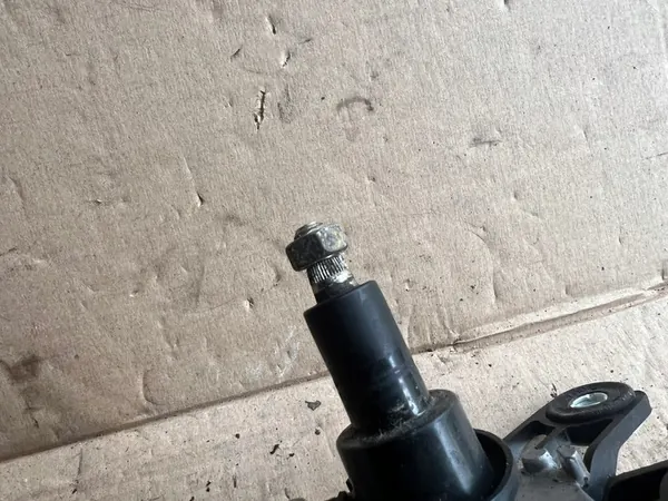 MERCEDES E-KLASSE W211 Heckscheibenwischermotor A2118200342 image 3