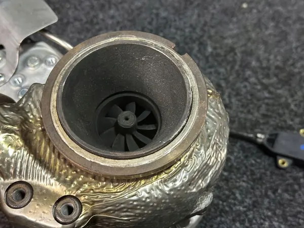 AUDI SQ7 Q7 II LIFT 4.0 TDI Turboaggregat 057145654AC image 6