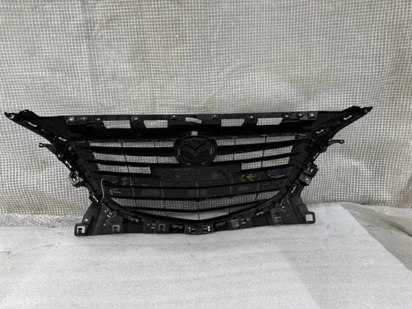 Mazda 3 III BM 13- Grilli OEM BHN1-50712 Käytetty image 3