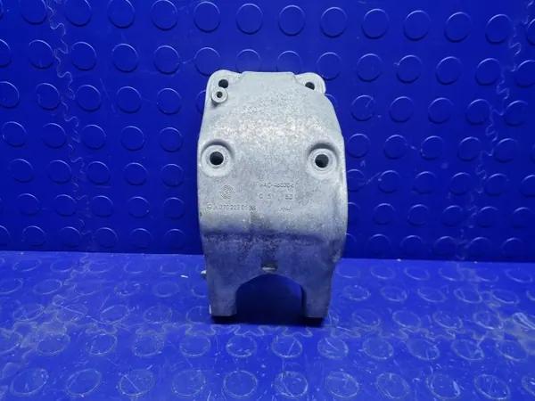 Mercedes-Benz CLA W117 A270 Support Demi-arbre OEM A2702230138 image 2