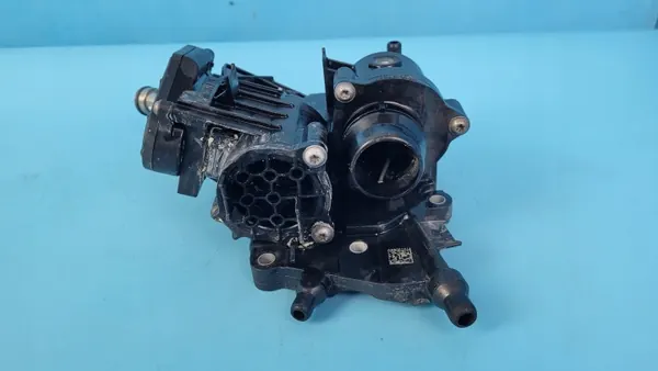 BMW X6 G06 termostathus OEM 8596107 - Begagnad image 8