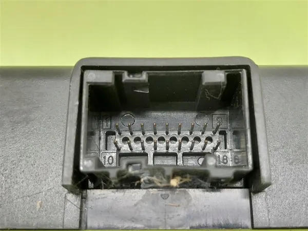 Centrale vergrendelingsmodule OEM 50508458 Alfa Romeo Mito image 3