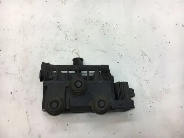 Land Rover Discovery III Achter Luchtveringklep OEM image 2