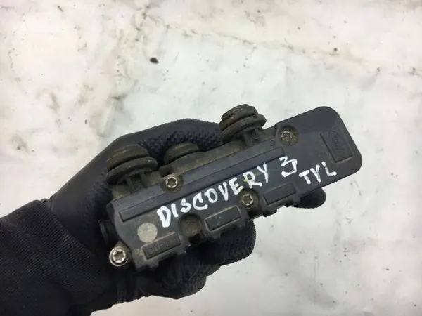 Land Rover Discovery III Achter Luchtveringklep OEM image 4