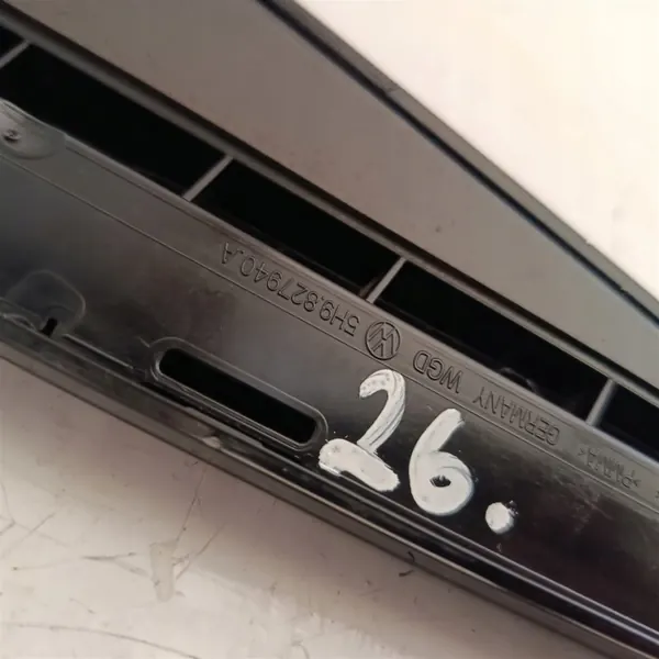 OEM 5H9827940A Höger Bakspoilerlist VW Golf 8 image 7