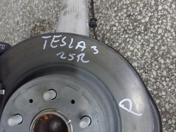 OEM 1344316-00-E Cubo Dianteiro Direito Tesla Model 3 image 9