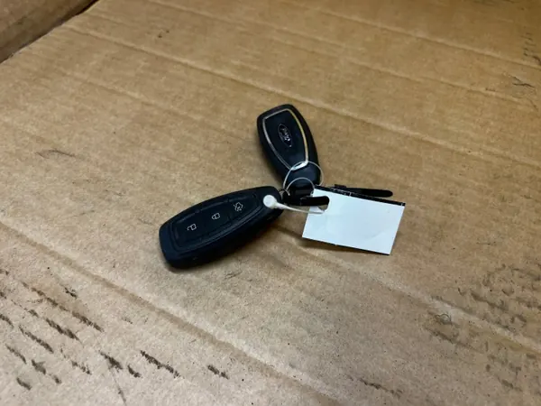 Chave Ford OEM K1BT-15K601-AE para Fiesta MK8 image 2