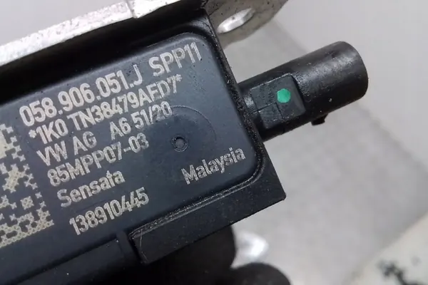 Peças de escape VW GOLF VIII 2.0L gasolina 058906051J image 4